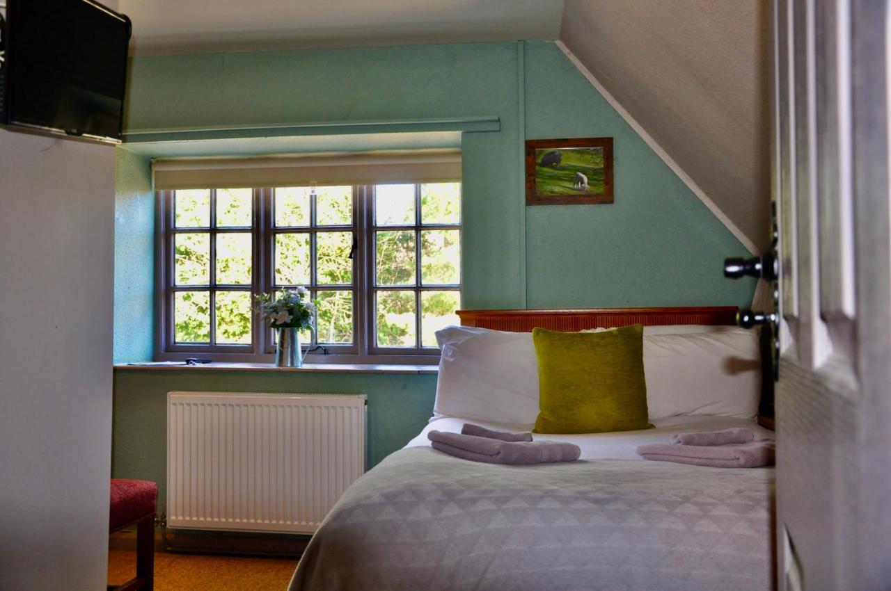 The Hollybush Inn And B&B Priors Marston Eksteriør bilde