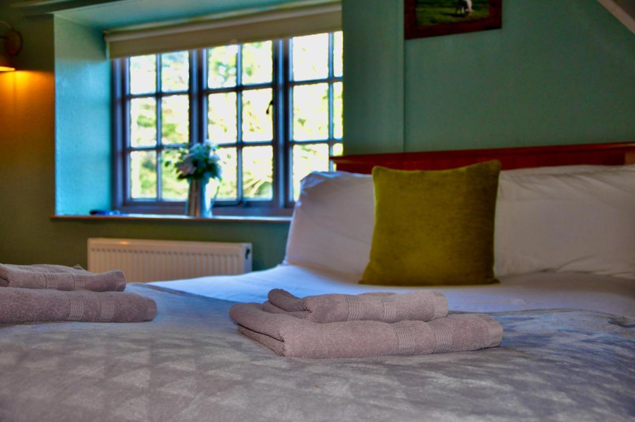 The Hollybush Inn And B&B Priors Marston Eksteriør bilde