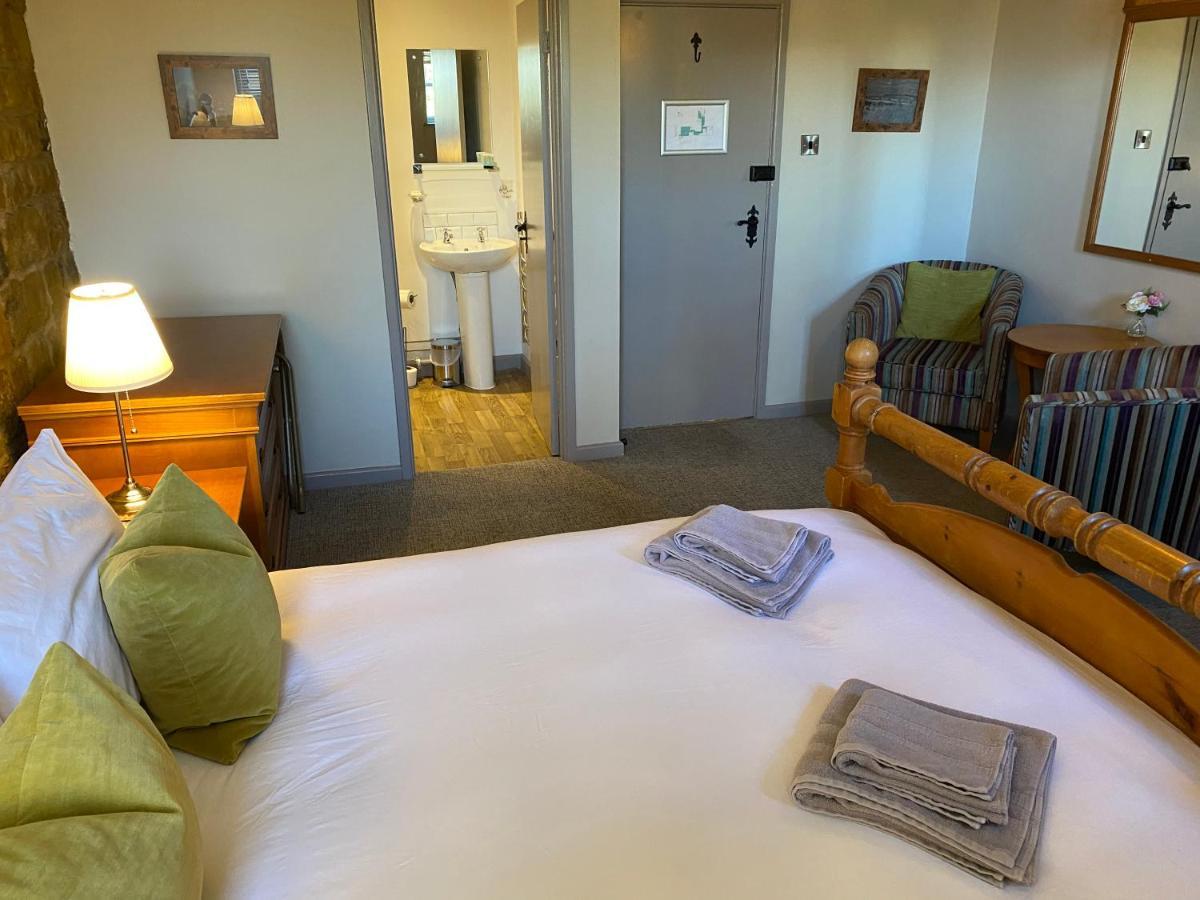 The Hollybush Inn And B&B Priors Marston Eksteriør bilde