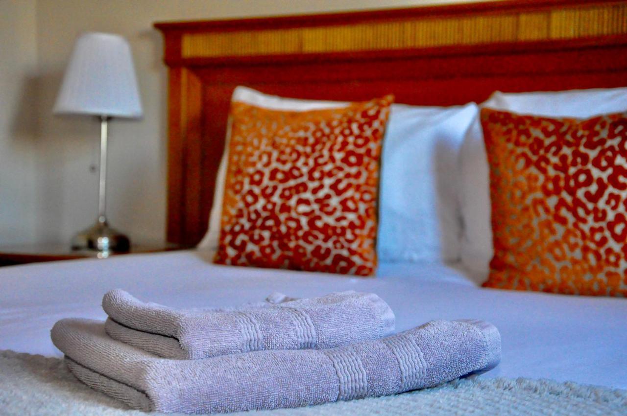 The Hollybush Inn And B&B Priors Marston Eksteriør bilde