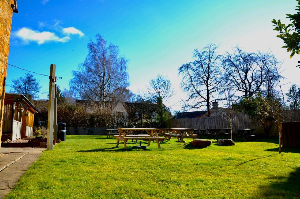 The Hollybush Inn And B&B Priors Marston Eksteriør bilde