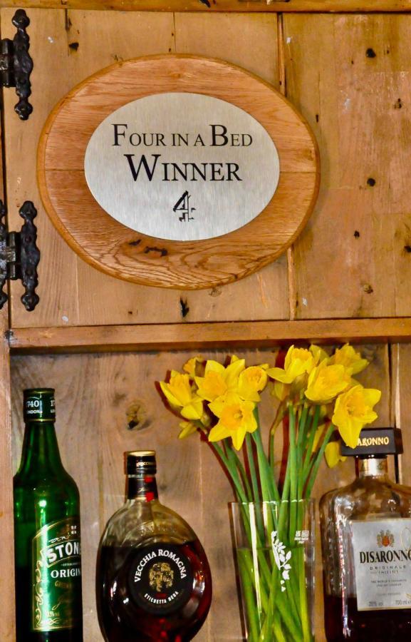 The Hollybush Inn And B&B Priors Marston Eksteriør bilde