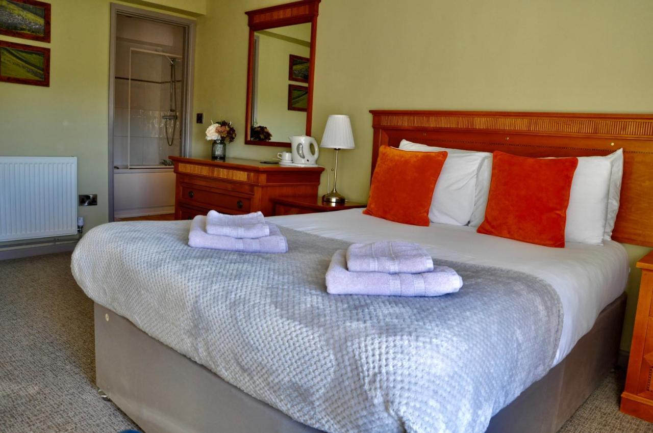 The Hollybush Inn And B&B Priors Marston Eksteriør bilde