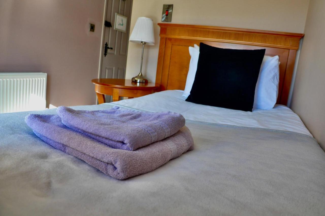 The Hollybush Inn And B&B Priors Marston Eksteriør bilde