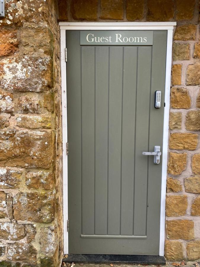 The Hollybush Inn And B&B Priors Marston Eksteriør bilde