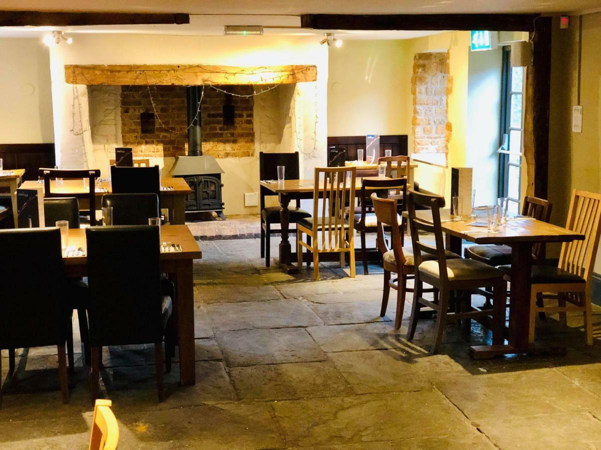 The Hollybush Inn And B&B Priors Marston Eksteriør bilde