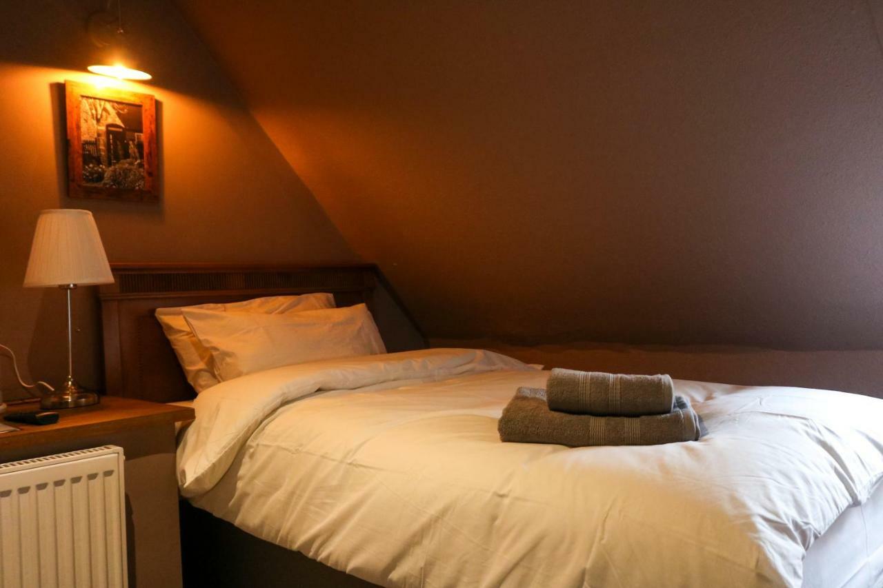 The Hollybush Inn And B&B Priors Marston Eksteriør bilde