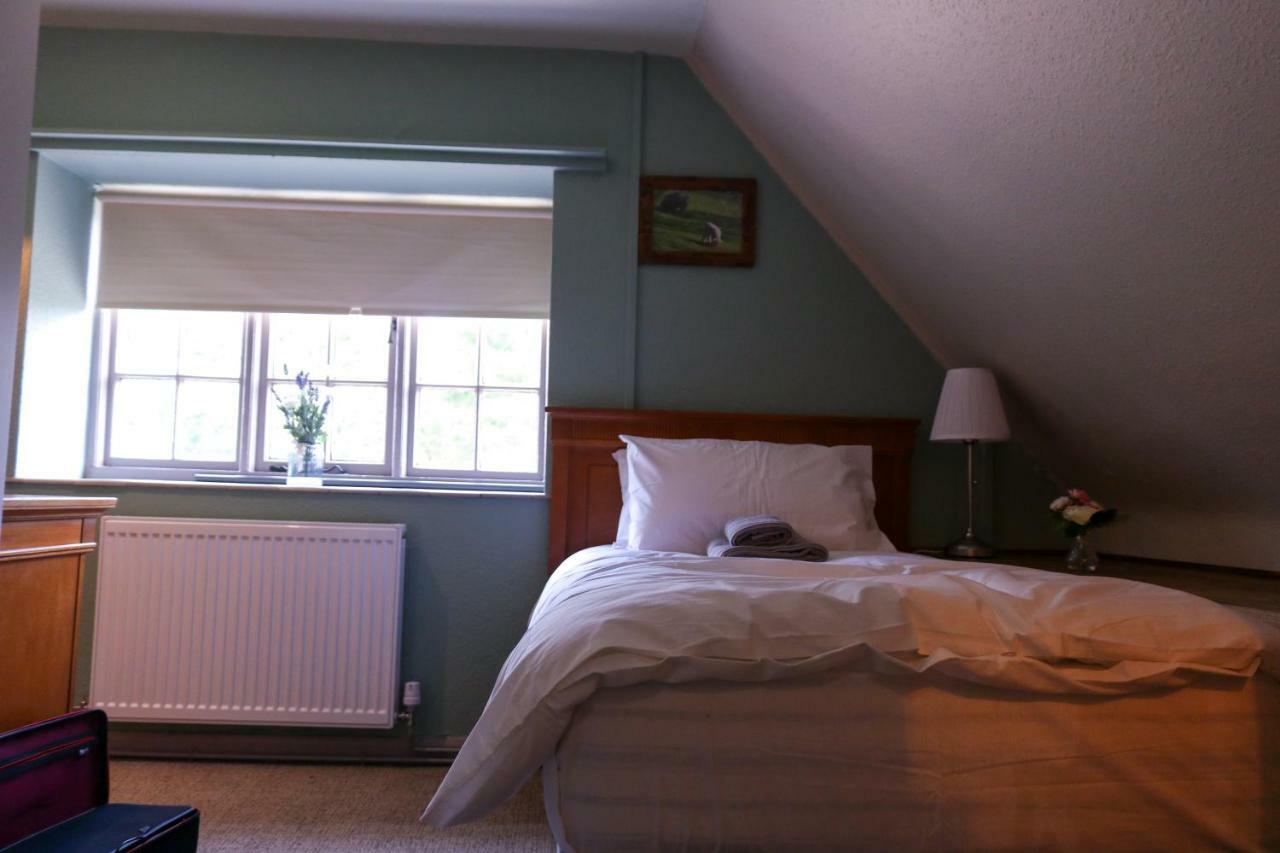 The Hollybush Inn And B&B Priors Marston Eksteriør bilde