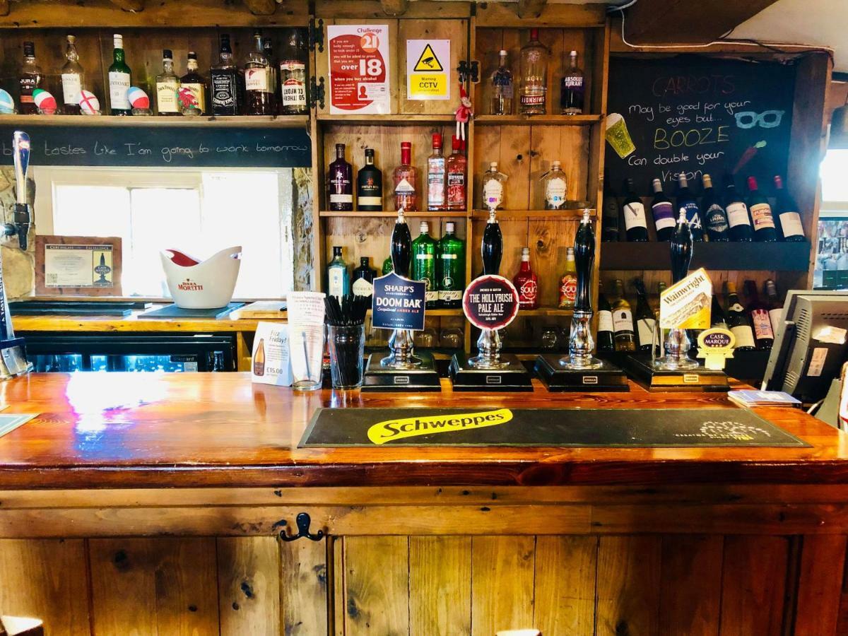 The Hollybush Inn And B&B Priors Marston Eksteriør bilde