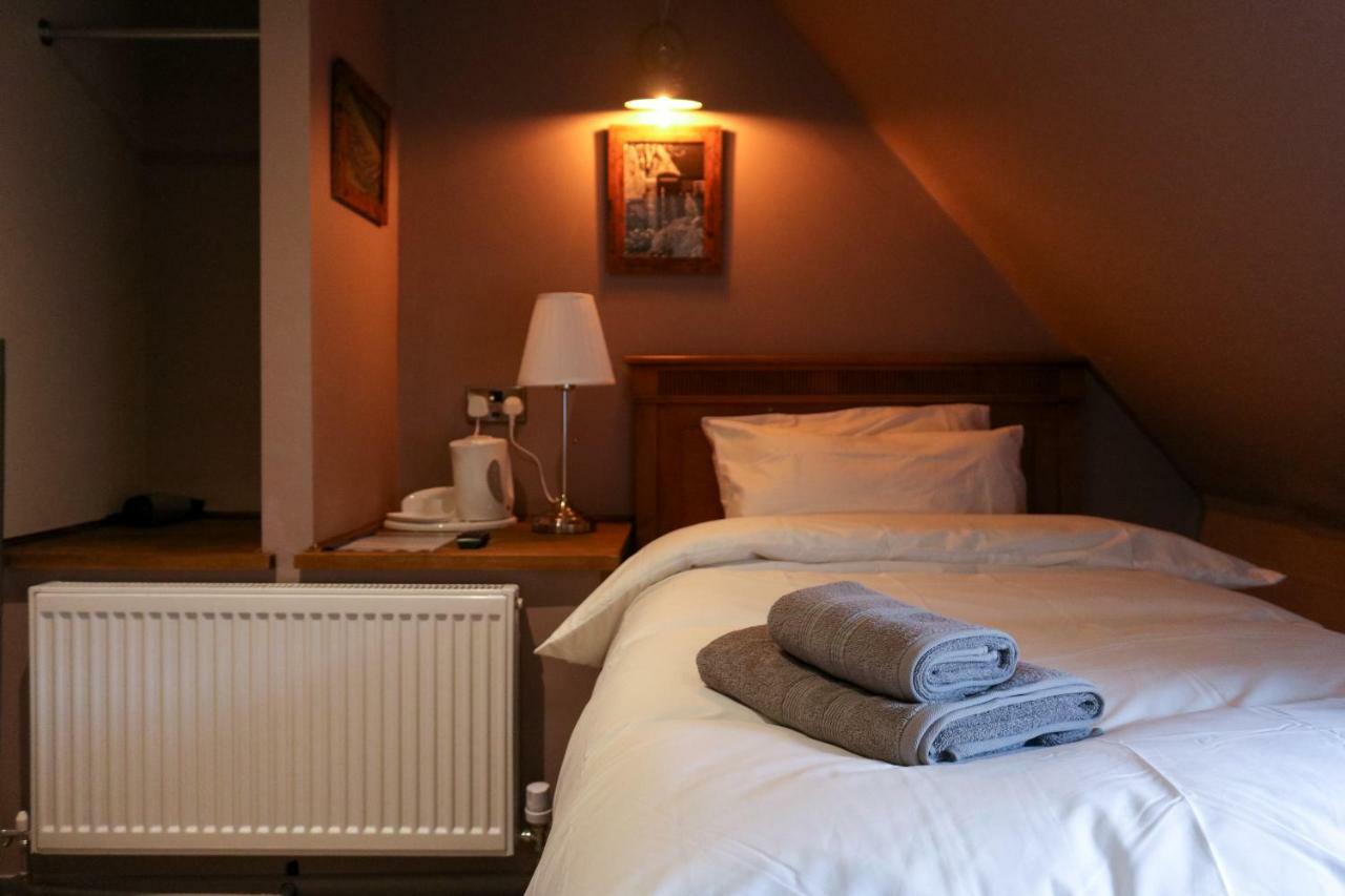 The Hollybush Inn And B&B Priors Marston Eksteriør bilde