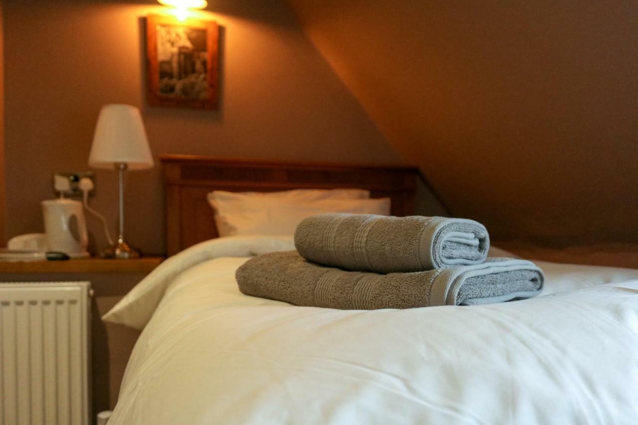 The Hollybush Inn And B&B Priors Marston Eksteriør bilde