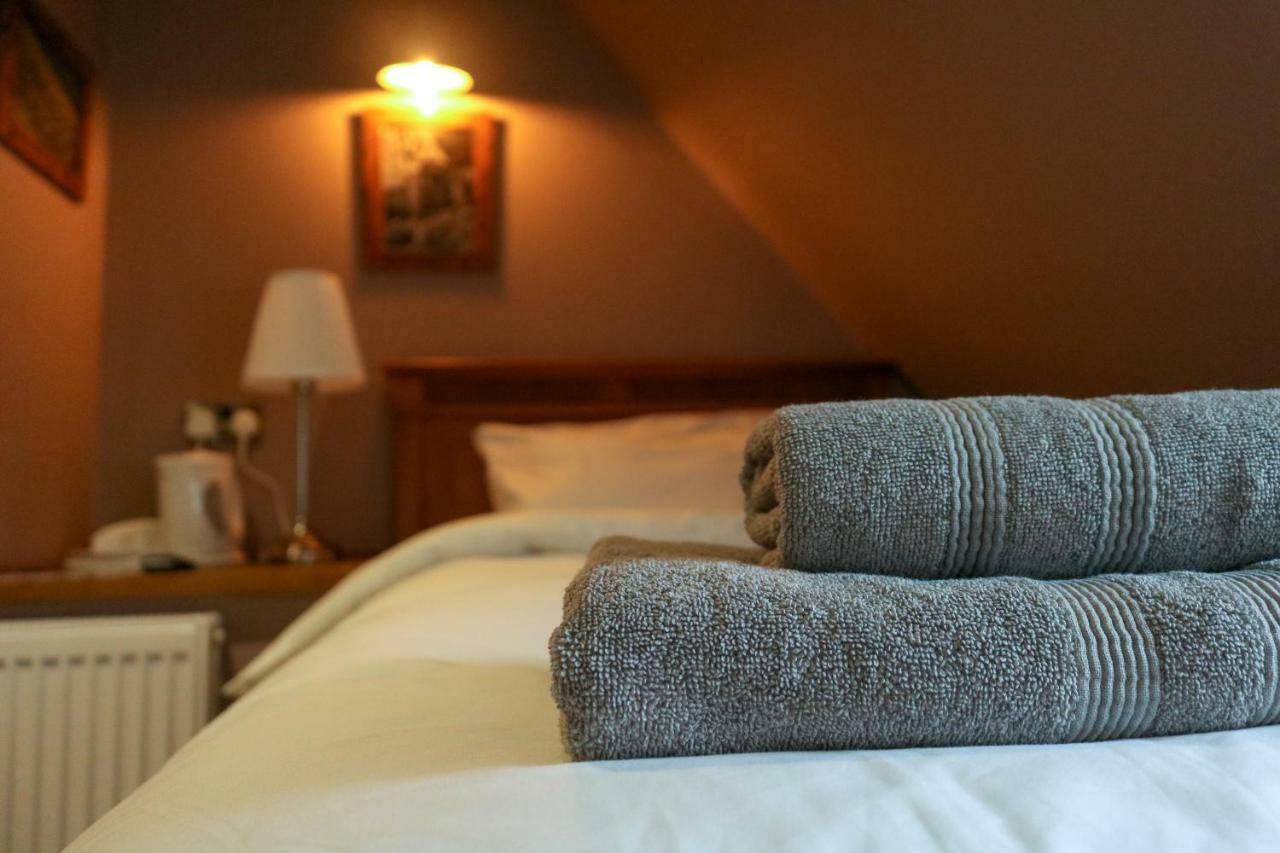 The Hollybush Inn And B&B Priors Marston Eksteriør bilde